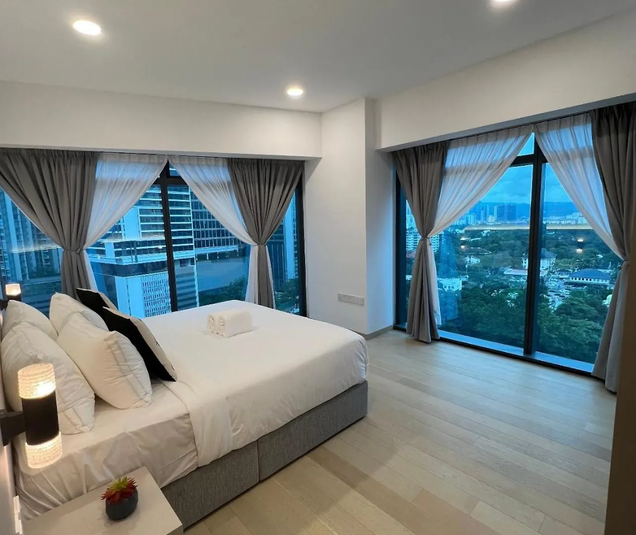 Eaton Residence Klcc By Hm Costa Doro Куала-Лумпур Апартаменты